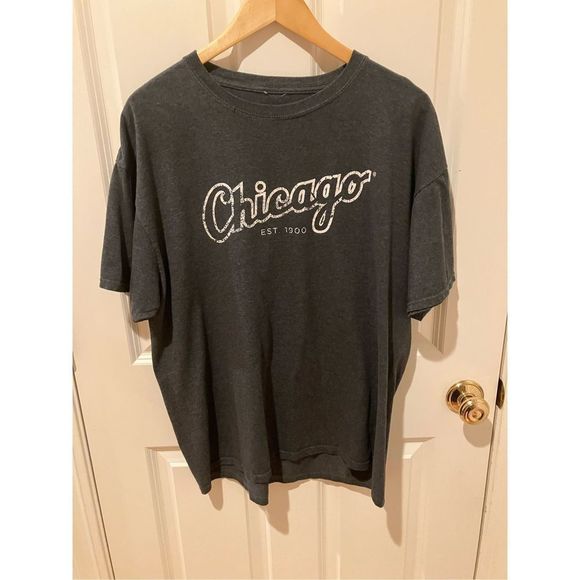 No Brand Other - Chicago Men’s T-Shirt, Large